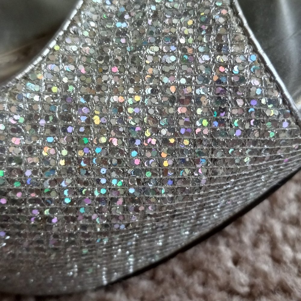 Silver/Sparkle Heels (LOOK BRAND NEW)